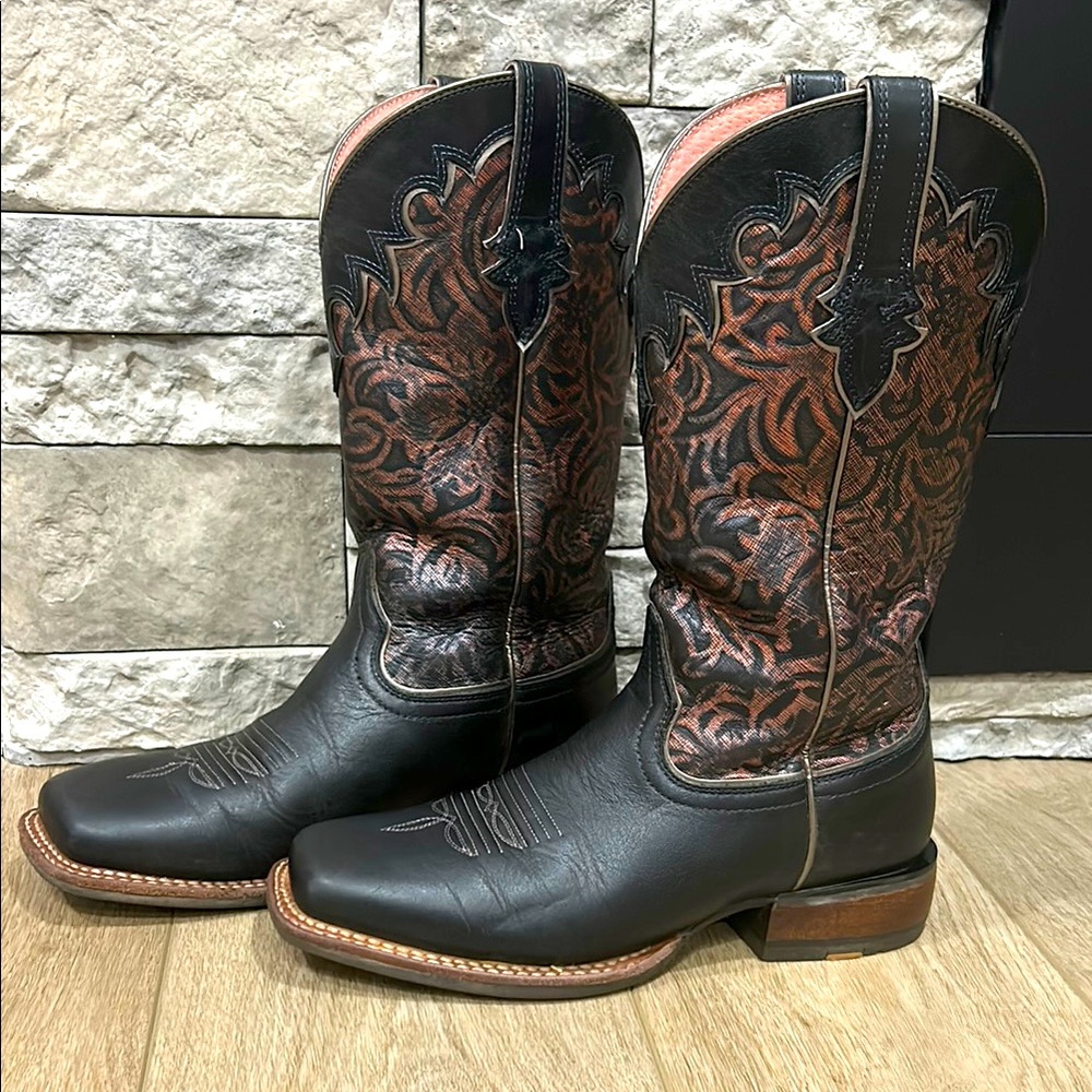 Ariat women’s black western boots. Size 9B